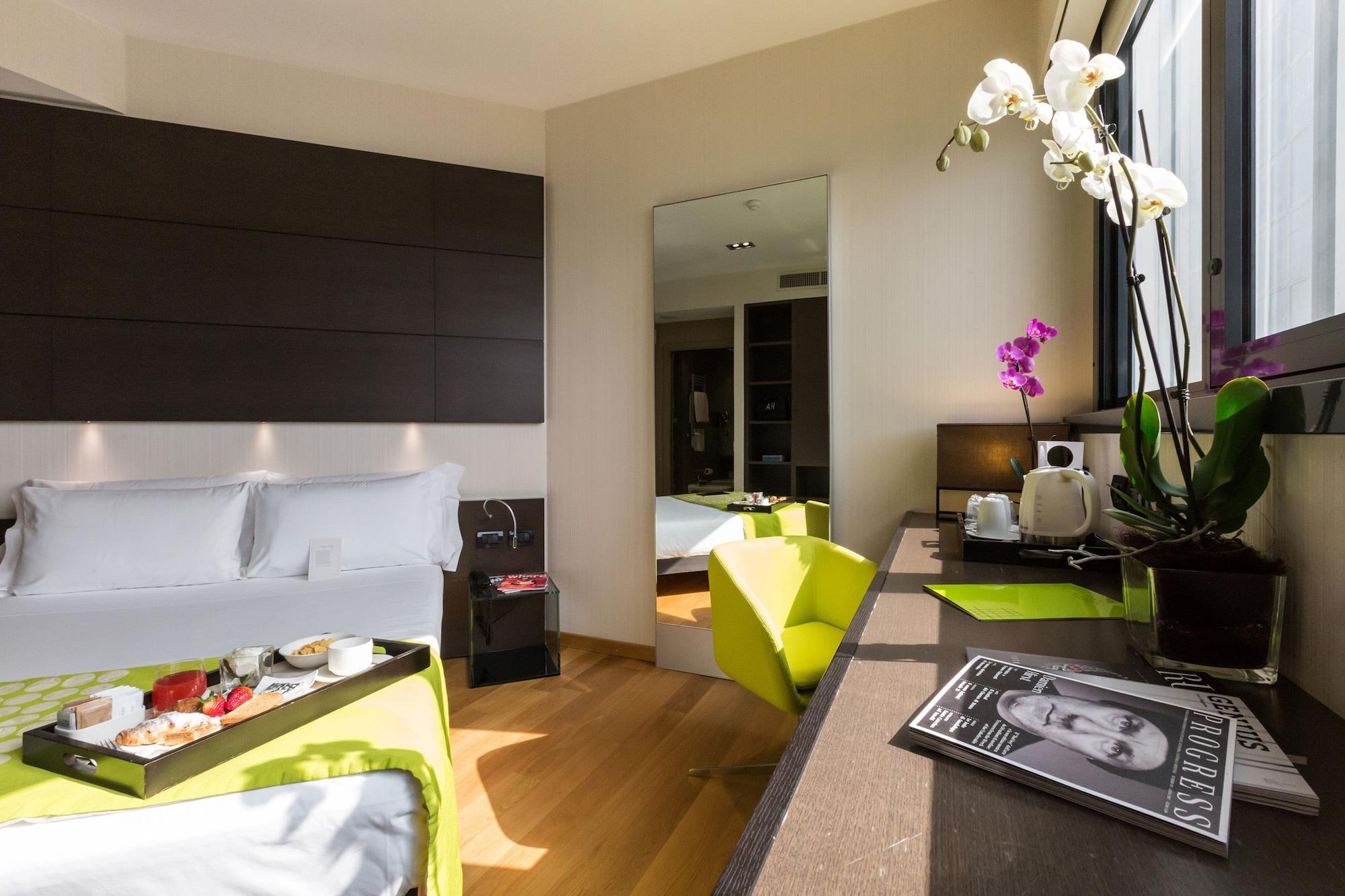 Best Western Plus The Hub Hotel Milan Bagian luar foto