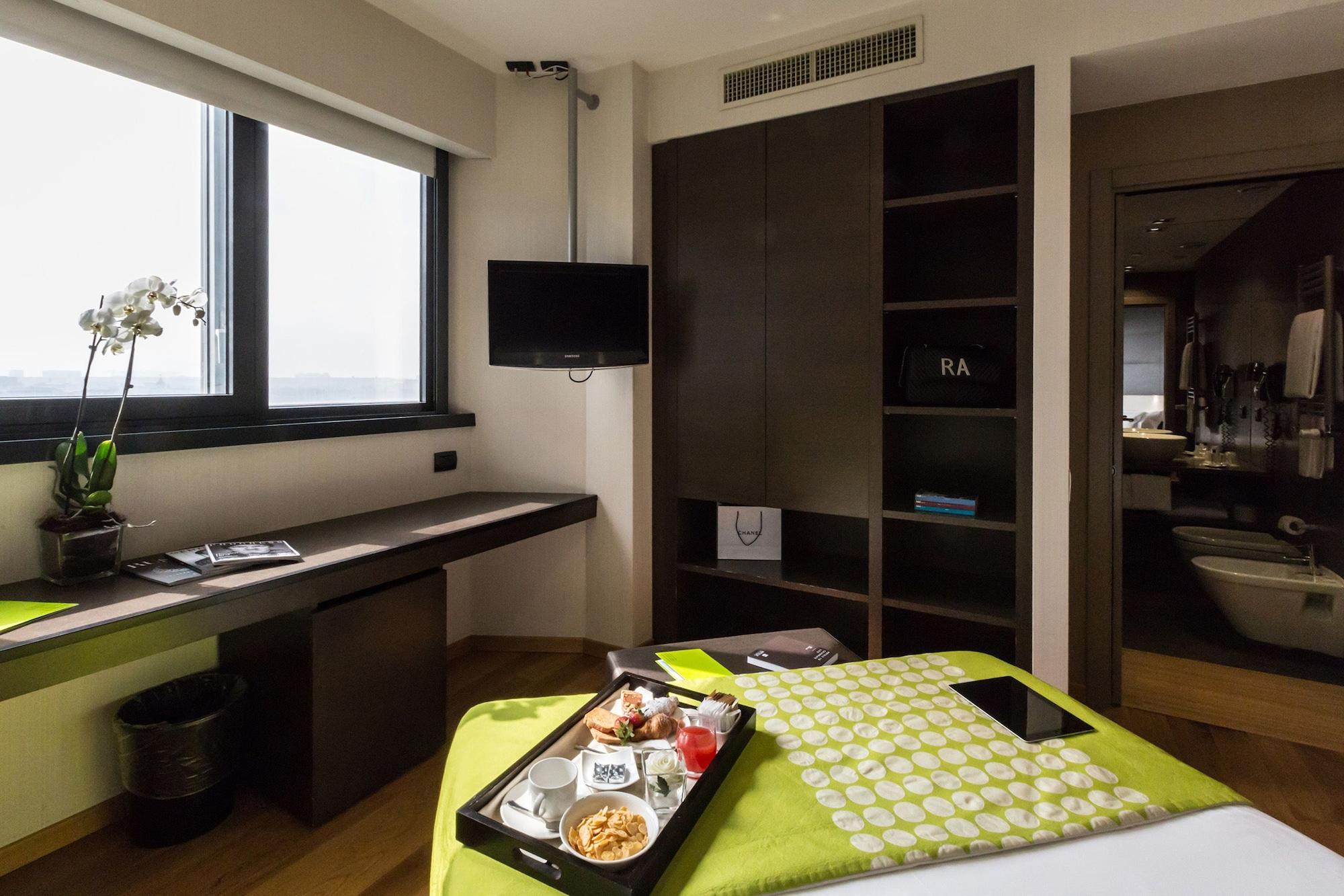Best Western Plus The Hub Hotel Milan Bagian luar foto