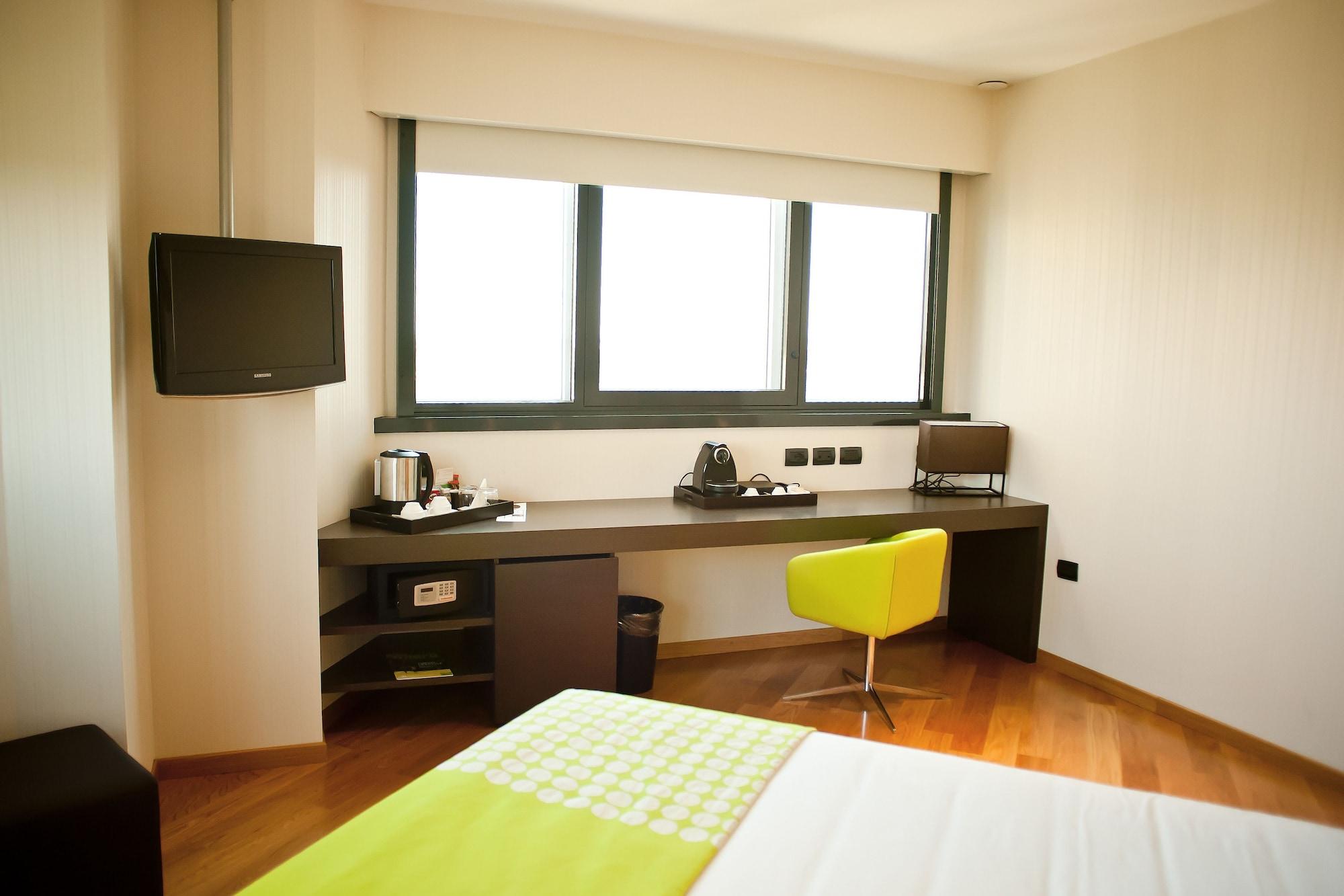 Best Western Plus The Hub Hotel Milan Bagian luar foto