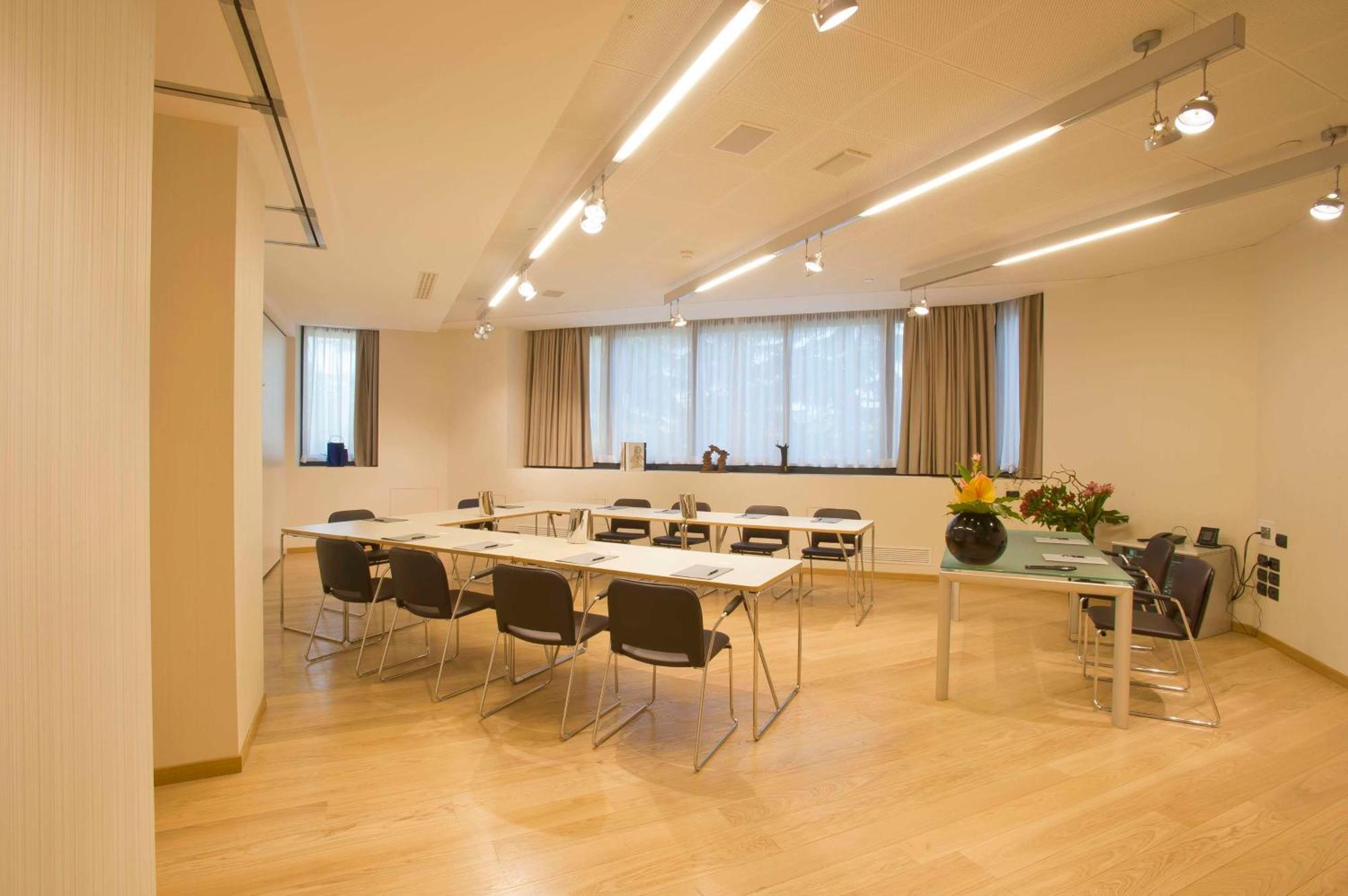 Best Western Plus The Hub Hotel Milan Bagian luar foto