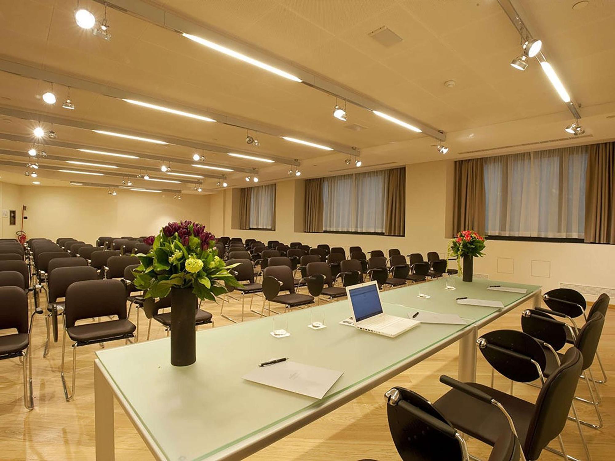 Best Western Plus The Hub Hotel Milan Bagian luar foto