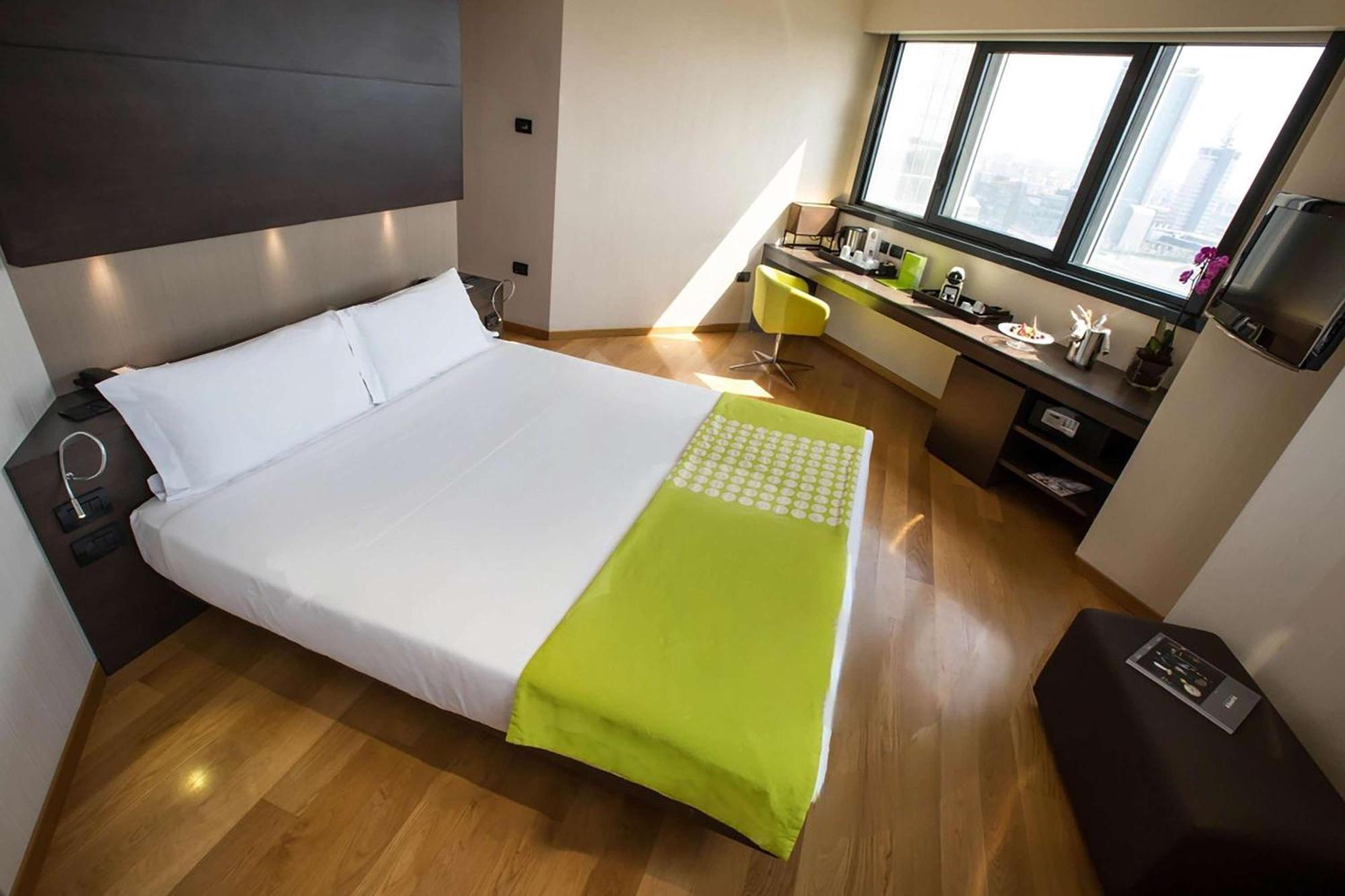Best Western Plus The Hub Hotel Milan Bagian luar foto