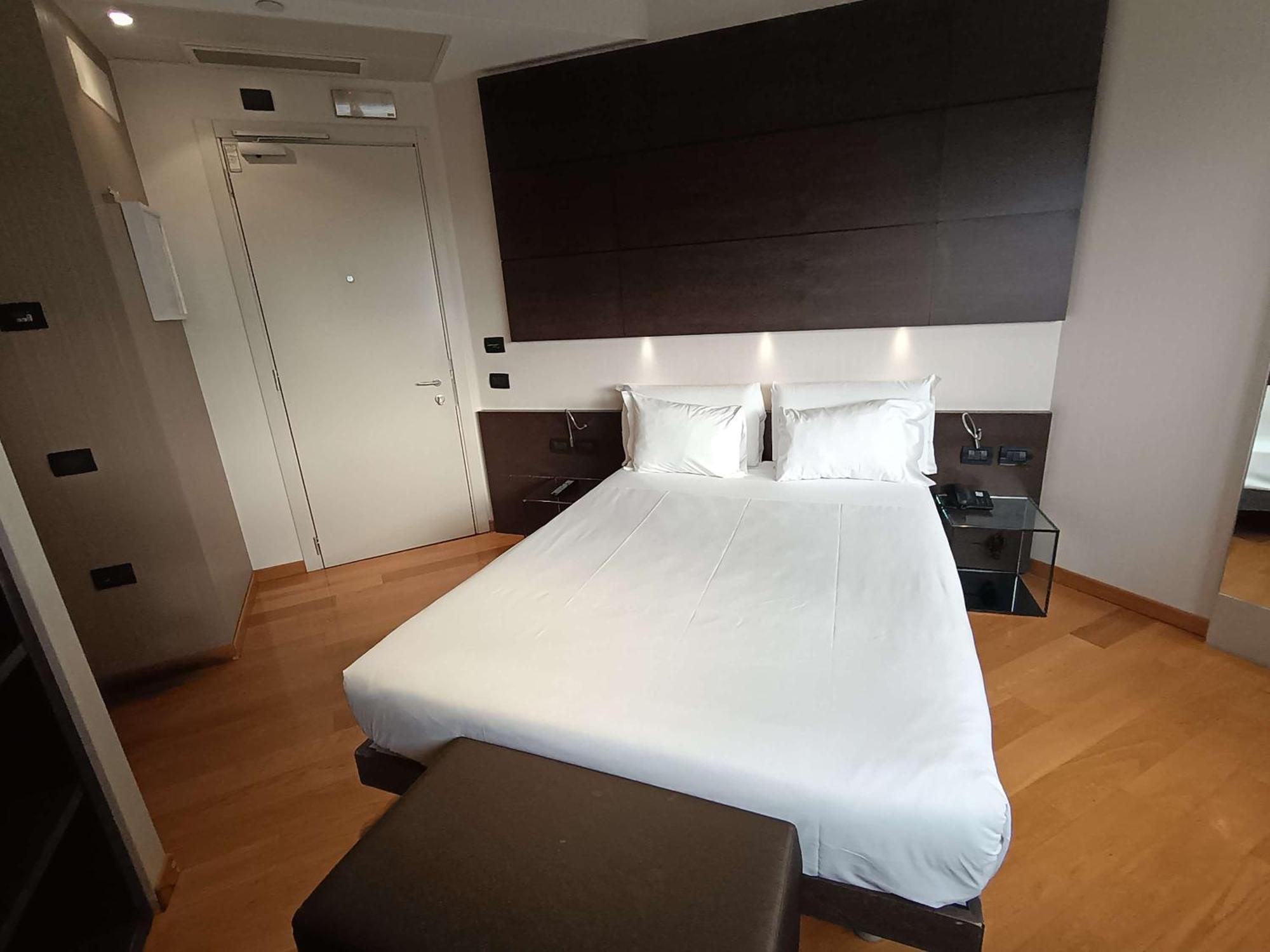 Best Western Plus The Hub Hotel Milan Bagian luar foto
