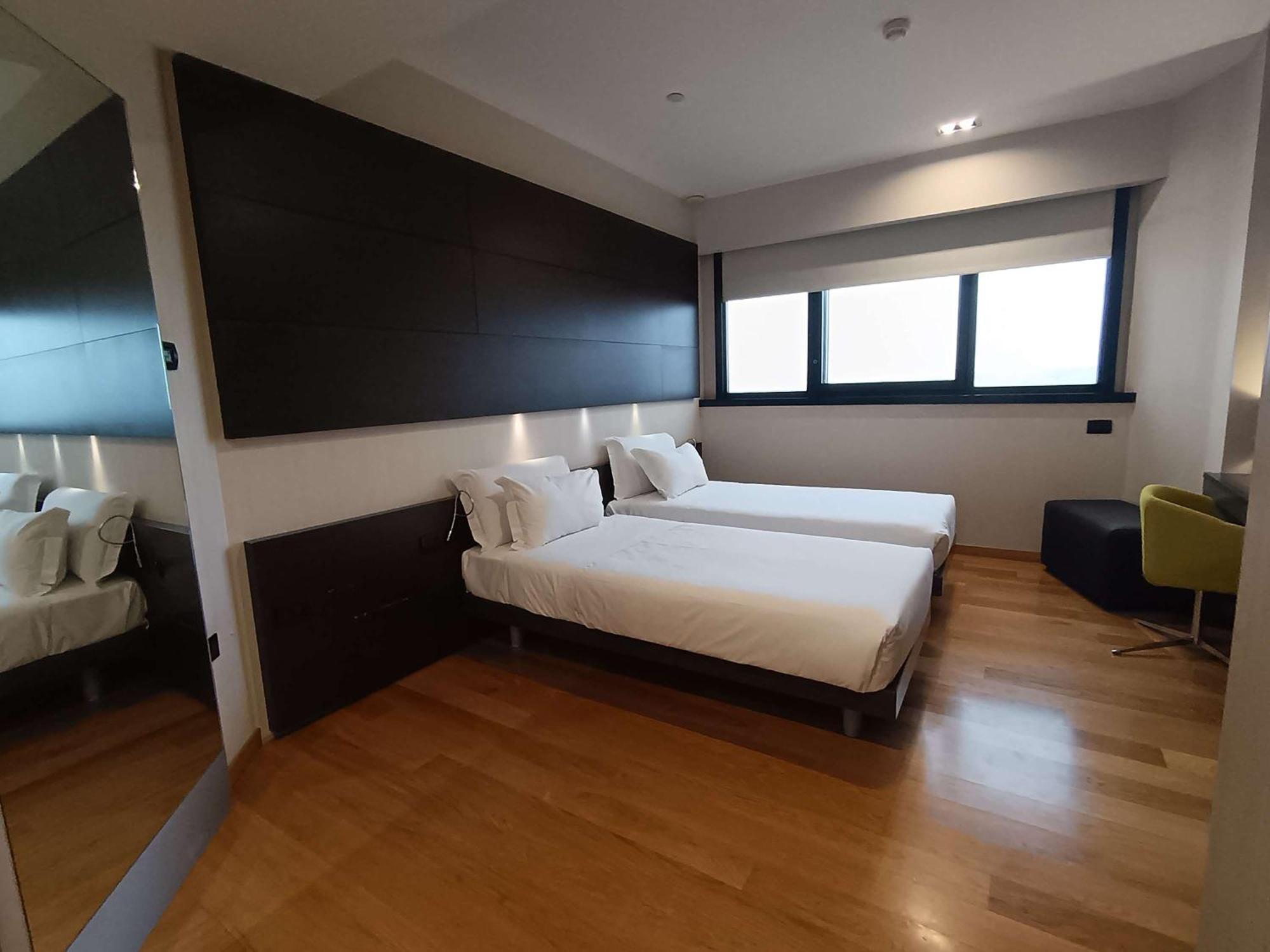 Best Western Plus The Hub Hotel Milan Bagian luar foto