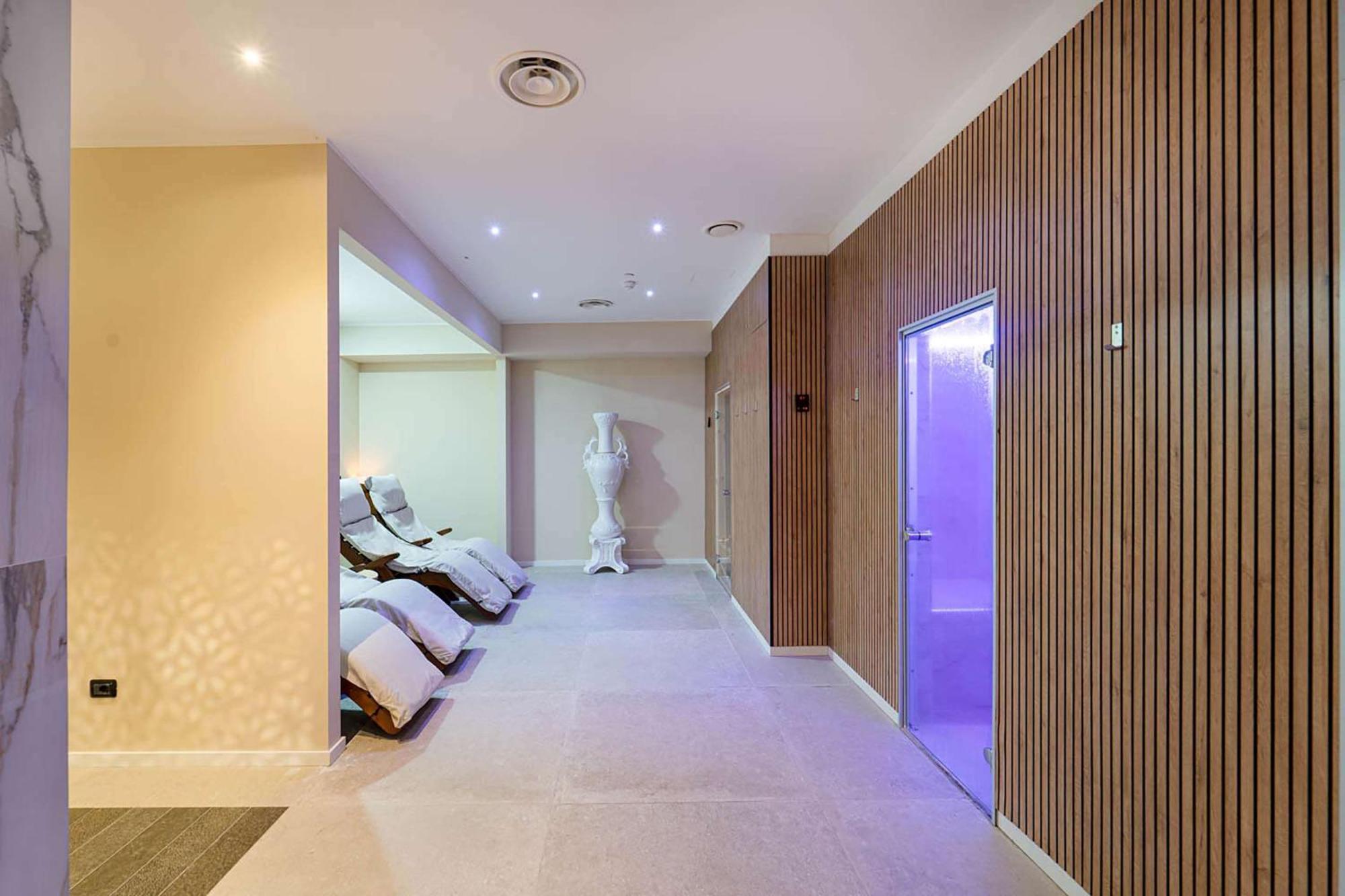 Best Western Plus The Hub Hotel Milan Bagian luar foto