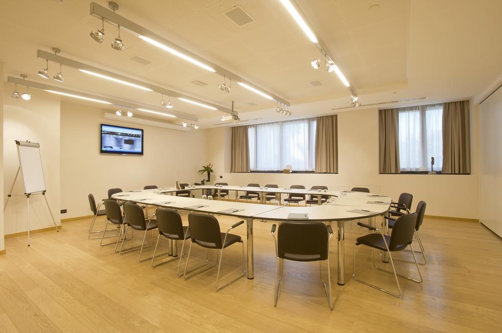 Best Western Plus The Hub Hotel Milan Bagian luar foto