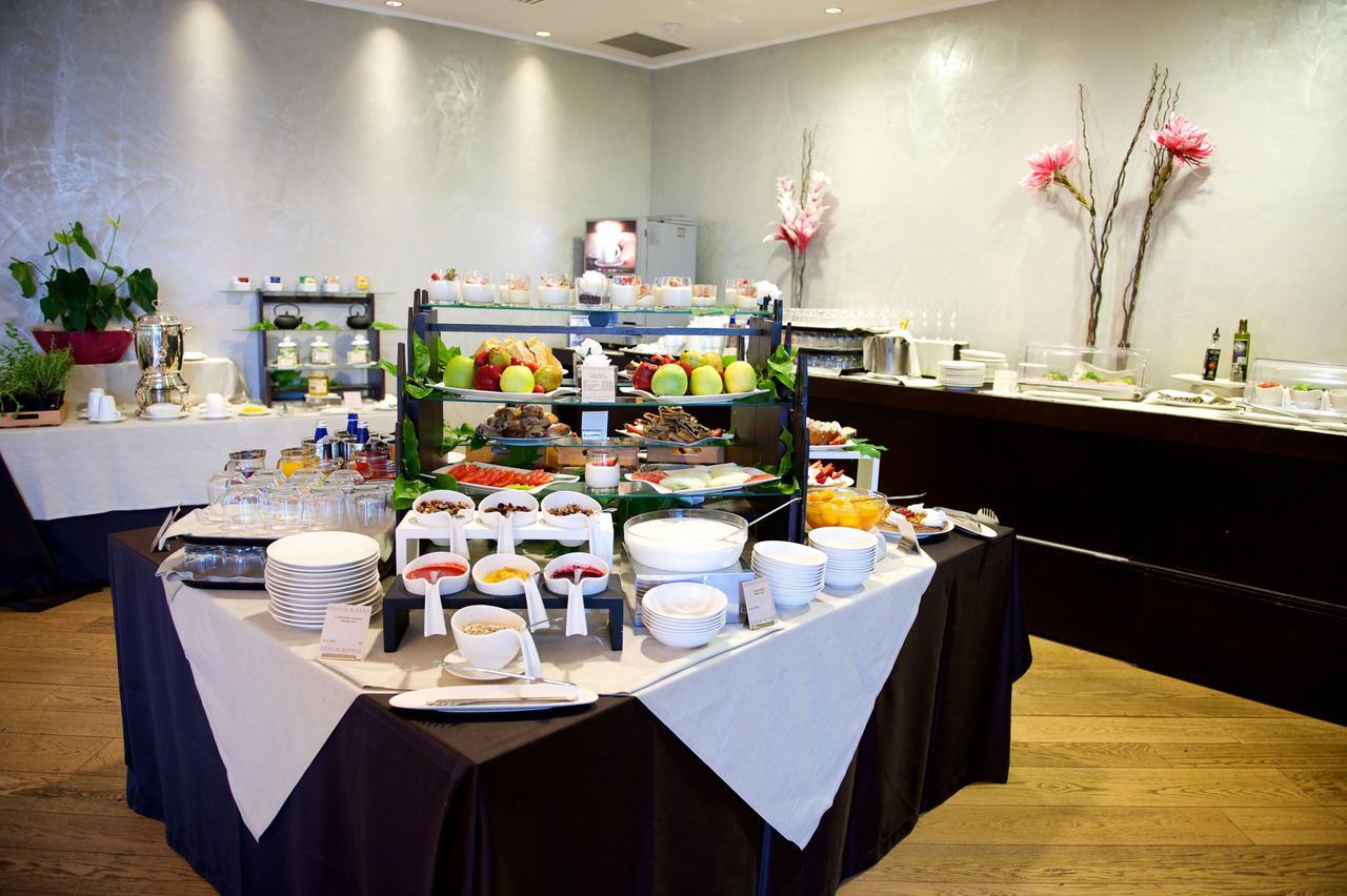 Best Western Plus The Hub Hotel Milan Bagian luar foto