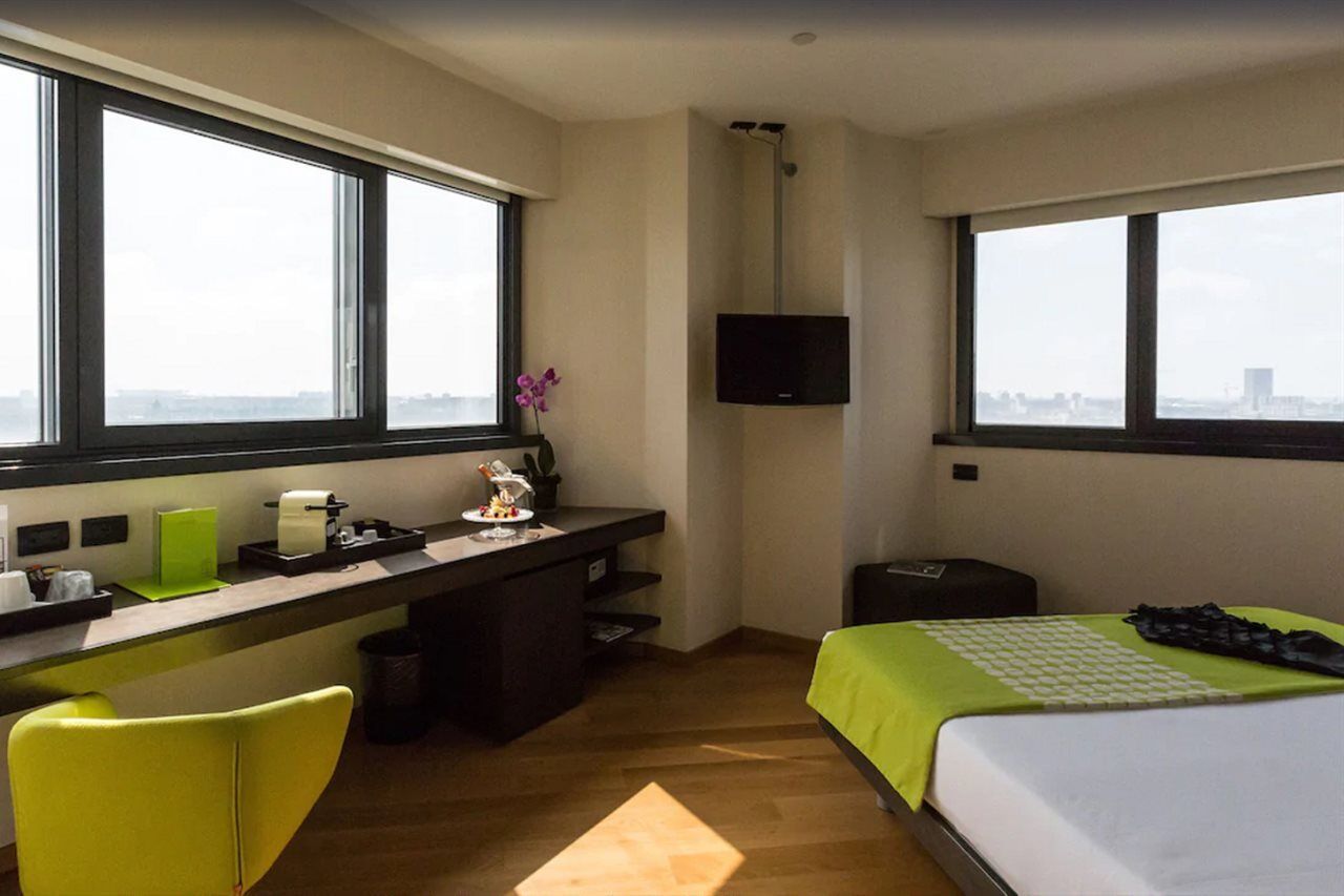 Best Western Plus The Hub Hotel Milan Bagian luar foto